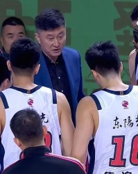 竞技宝官网-广东男篮16分大胜，胡明轩14+4焦伯乔14+10，郭昊文复出砍20+5