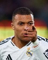 维尼修斯2丢点！马卡：安帅做出决定，战枪手若有点球姆巴佩主罚