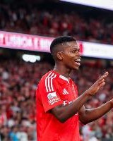 英媒：埃弗顿和伯恩利将与那不勒斯竞争本菲卡中场弗洛伦蒂诺