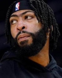 LOL-下半场仅有2次出手 为浓眉喂球成湖人又一难题