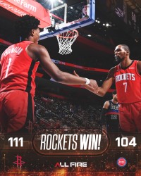 LOL-半场0板+全场1板！申京再被火蜜疯狂炮轰：软弱无能 空有2.11米